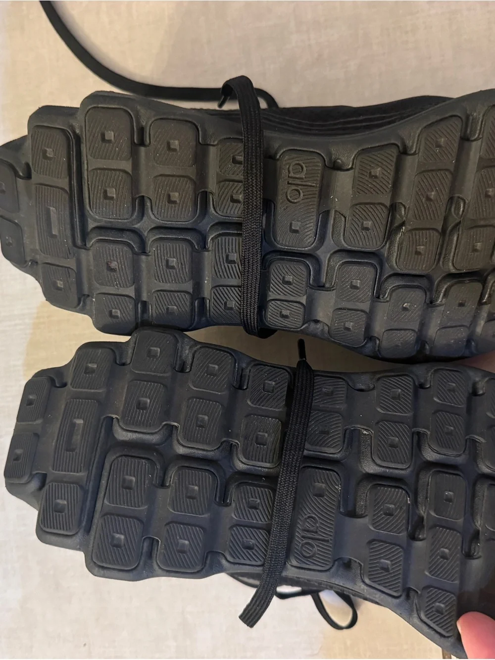 Alo Runner Black  Performance Running Shoes
